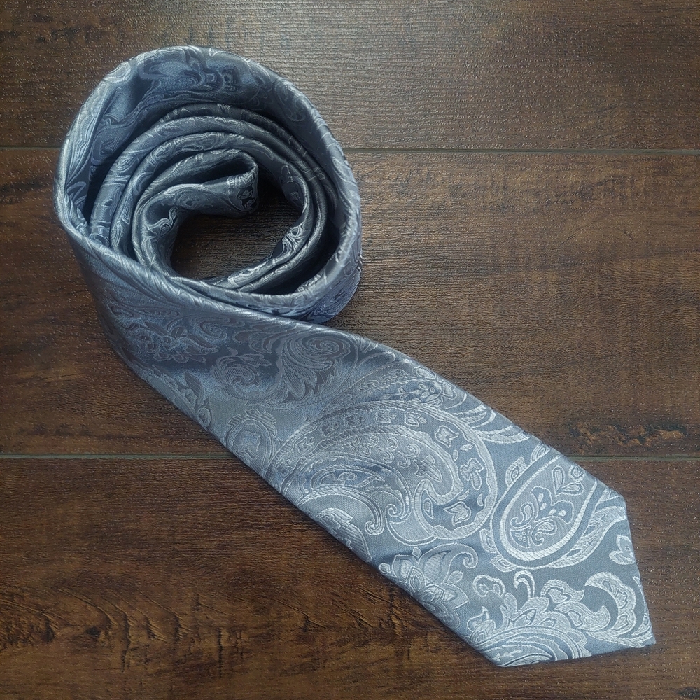 Stafford Paisley 100% Silk Tie Silver Gray